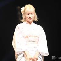 TikTokerあいなん、金髪ボブ＆ハーフアップヘアが涼しげ＜GAKUSEI RUNWAY＞ 画像