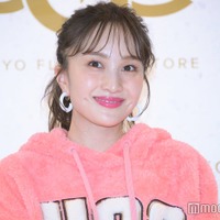 ももクロ百田夏菜子、ミニ丈スカートで美脚披露 ボアパーカー姿がキュート＜UGG（R）TOKYO FLAGSHIP STORE＞ 画像