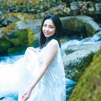 モーニング娘。’23櫻井梨央、白ワンピで透明素肌輝く ファースト写真集カット解禁＜梨央17歳＞ 画像