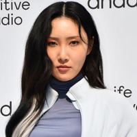 MAMAMOOファサ、PSY事務所と専属契約 12歳差熱愛報道にもコメント 画像