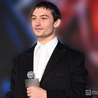 米俳優エズラ・ミラー、子どもへの不適切行為疑惑について声明「不当に、直接的に標的にされた」 画像