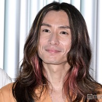 関ジャニ∞安田章大、舞台急遽演出変更で当日に歌の稽古 共演者から絶賛受ける＜少女都市からの呼び声＞ 画像