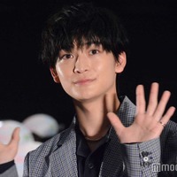 高橋文哉、観客にラブレター手渡し 台本になかった胸キュンシーン明かす<交換ウソ日記> 画像