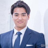 フジ山本賢太アナが疲労骨折「ぽかぽか」車椅子で登場 画像