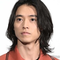 山崎賢人「喉もかゆくなってきて呼吸もしづらくなって」1年前の症状明かす 画像
