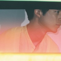 坂口健太郎、アンニュイな横顔披露 やってみたい役明かす 画像