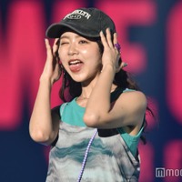 「JELLY」高梨優佳、舌ペロが可愛い ノースリーブからほっそり二の腕チラリ<TGC teen 2023 Summer> 画像