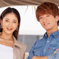 みちょぱ、夫・大倉士門とお揃いの被り物で密着 ディズニー満喫ショットに反響「乙女の顔」「理想の夫婦」 画像