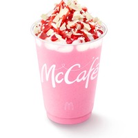 マクドナルド「ホワイトチョコストロベリーフラッペ」期間限定で登場 国産とちおとめ果汁を使用 画像