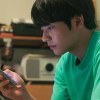 「こっち向いてよ向井くん」向井(赤楚衛二)&環田(市原隼人)の繋がりに「考えてもなかった」と驚きの声 洸稀(波瑠)の“口パク”にも注目集まる 画像