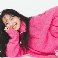 櫻坂46村井優「ViVi」再降臨で完璧ポージング 先輩・山崎天でイメトレも 画像