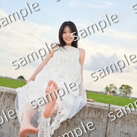 乃木坂46早川聖来、ノースリーブワンピで二の腕スラリ 封入特典解禁<また、いつか> 画像