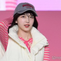 乃木坂46久保史緒里の“あざとポーズ”に悶絶 透け感トップスで涼しげ夏コーデ<Seventeen 夏の学園祭2023> 画像
