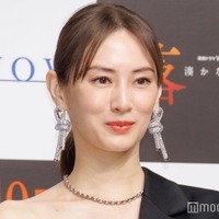北川景子、サプライズゲストからの誕生日祝いに驚き デビュー20周年でのオファーは「すごく光栄」 画像