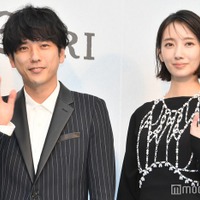二宮和也・波瑠・桐谷健太・藤原丈一郎ら、ブルーカーペットに豪華登場「可愛い!」の大歓声<アナログ> 画像