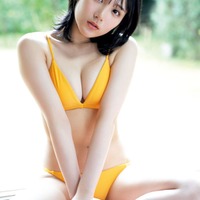 AKB48田口愛佳、美バスト際立つ爽やか水着姿 チームK最年少キャプテンの熱い思いとは 画像
