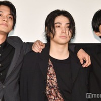 「東リベ2」北村匠海、休養発表後初イベントの村上虹郎へ“おかえり”吉沢亮との3ショットに「待ってました」の声 画像