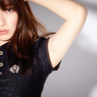 山本舞香、圧巻美ボディ披露 初のフォト&スタイルブック決定<Bailar> 画像