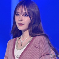 那須ほほみ、デニムミニスカから美脚披露 コーデュロイが秋冬テイスト<TGC2023A/W> 画像