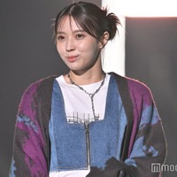 櫻坂46小林由依、個性的スタイリング光る さりげない“肌見せ”も<TGC2023A/W> 画像