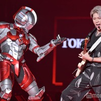 MIYAVI「TGC」シークレット登場 “天使姿”ゆうちゃみ&ウルトラマンと豪華コラボ<TGC2023A/W> 画像