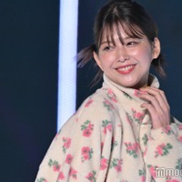 渡邉理佐、カチモリ×ボアブルゾン姿が可愛い<TGC2023A/W> 画像