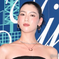 三吉彩花、ファーストダイヤを先日購入 オフショルダードレスで美デコルテ魅せ<ティファニー表参道オープニングイベント> 画像