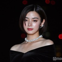 池田エライザ、美しいブラックドレス姿でジュエリー輝く 初の母親役に「非常にプレッシャーで」<おまえの罪を自白しろ> 画像