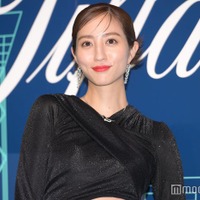 堀田茜、タイトドレスから美ウエストちらり<ティファニー表参道オープニングイベント> 画像