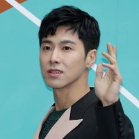 NEWS小山慶一郎、東方神起ファンへ謝罪 ユンホとの2ショット撮影裏側語る 画像