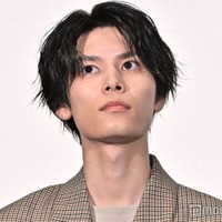 萩原利久“ダチョウネタ”耐えるも失敗 先輩・菅田将暉は感心「なんでも仕事になるもんだね」<ミステリと言う勿れ> 画像