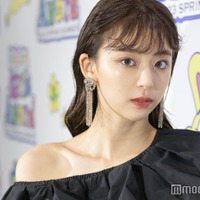 朝倉海発掘の美女・しゅう、YouTubeチャンネル開設 初投稿は“スカウトされたバイト先”で接客「1年で人生変わった」 画像