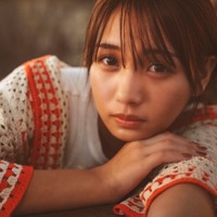 ばんばんざい・るな、初グラビア&雑誌初表紙 水着姿で美ボディ披露 画像