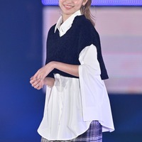 HKT48山下エミリー、シースルーバング×目元ラインストーンが個性的<GirlsAward 2023 A/W> 画像