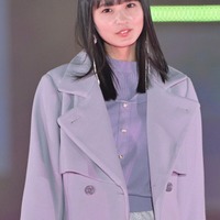 乃木坂46遠藤さくら、可憐な微笑みに視線集中 シルバーのロングピアスが印象的<GirlsAward 2023 A/W> 画像