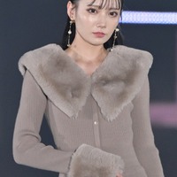 ≠ME鈴木瞳美、タイトワンピでスタイル際立つ 新たな魅せ方開拓<GirlsAward 2023 A/W> 画像