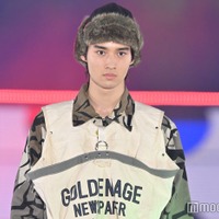 藤岡弘、の息子・藤岡真威人、“流行中”トラックパンツ×迷彩柄の斬新スポーティコーデ<GirlsAward 2023 A/W> 画像