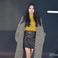 「オオカミちゃん」出演話題・ギャビー、モデルとしての貫禄放つ ニット×キルティングで冬らしく<GirlsAward 2023 A/W> 画像