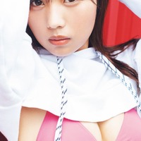 ばんばんざい・るな、開放的な水着&ランジェリー姿 “YouTube界の妹”が初グラビア挑戦 画像