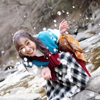 須田亜香里、胸元あらわな純白ランジェリー姿 コケティッシュな雰囲気漂う<がんこ> 画像
