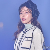 村瀬紗英、ミニスカで美脚魅せ キュートな目元に釘付け<TGC 北九州 2023> 画像