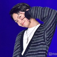 綱啓永、止まない歓声に照れ笑い ピースにキュン<TGC 北九州 2023> 画像