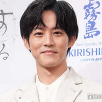 松坂桃李、楽屋写真に注目集まる「ゆとりですがなにか」公式Xとのやりとりも話題 画像