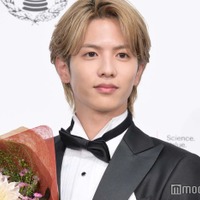 志尊淳、タキシード姿で登場「ゆくゆくは自分の結婚式とかで」 画像