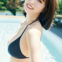 村島未悠、黒ビキニで“神ボディ”輝く 抜群スタイル披露 画像