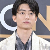 伊藤健太郎、着物姿で初ランウェイ 親孝行願望明かす「今年のお正月は親子で一緒に」 画像
