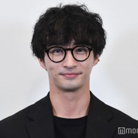 「VIVANT」で話題の古屋呂敏、撮影部屋完備の自宅公開 こだわりを熱弁 画像