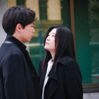 <ハイエナ 第1話>怜(山崎育三郎)、凛子(篠原涼子)に一目惚れ 正反対な2人が出会う 画像
