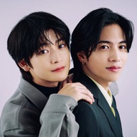 高橋文哉&志尊淳“バディ”が密着 お互いの印象明かす「ホレボレしてます」 画像