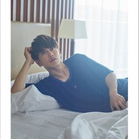 佐藤健、2024年カレンダー決定 自身プロデュースブランドとコラボ 画像